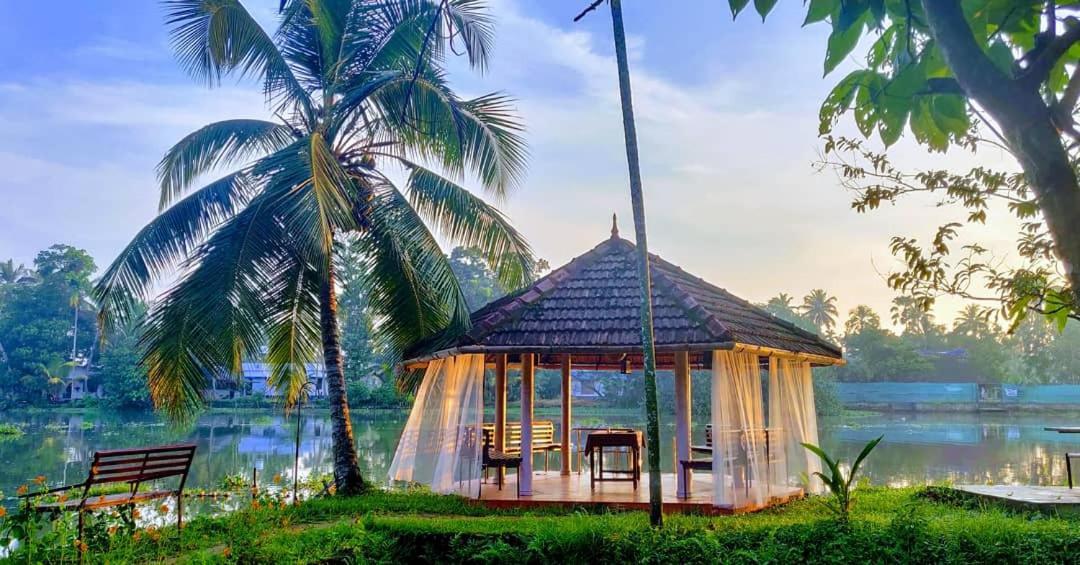 Sunsets And Palm Trees Bed and Breakfast Alappuzha Εξωτερικό φωτογραφία